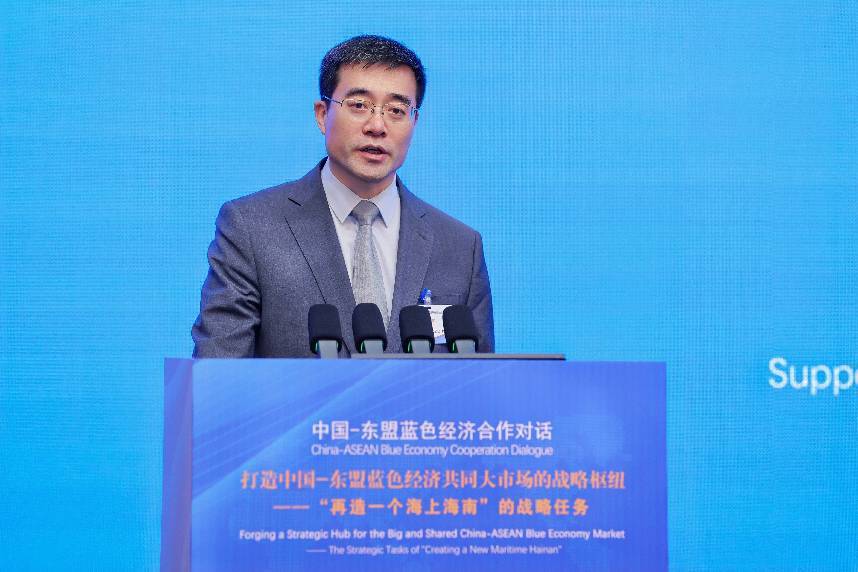 图为外交学院院长高飞致辞。