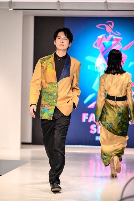 深圳高中生为APEC领导人设计礼服惊艳亮相：一场“大国主场”下的少年答卷