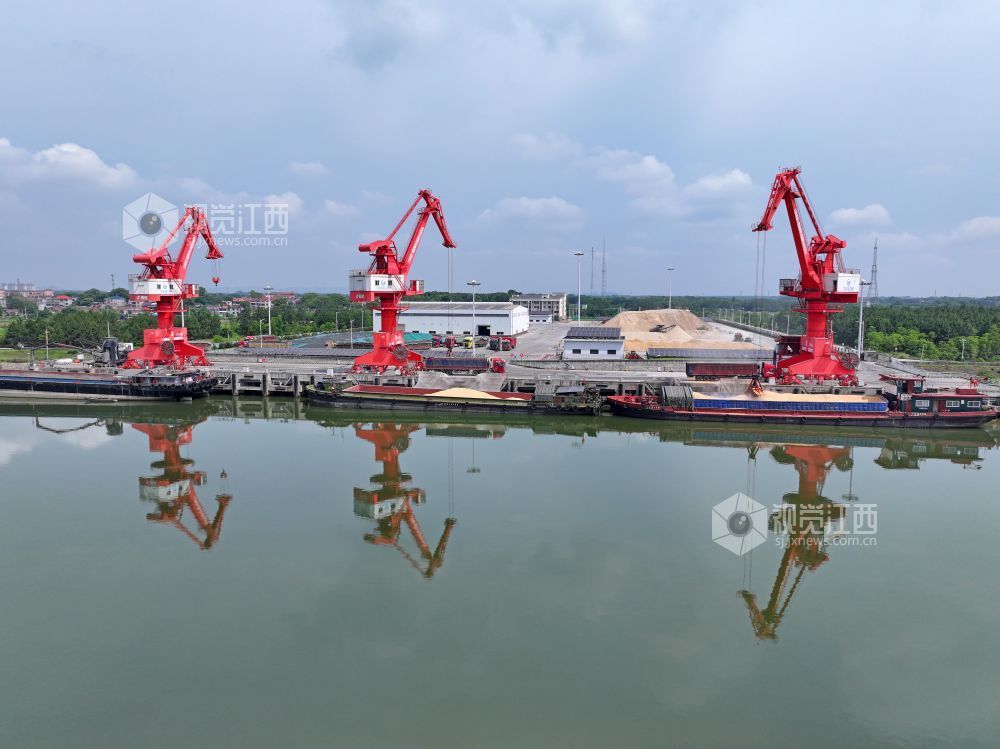 江西泰和：码头货运忙（图）