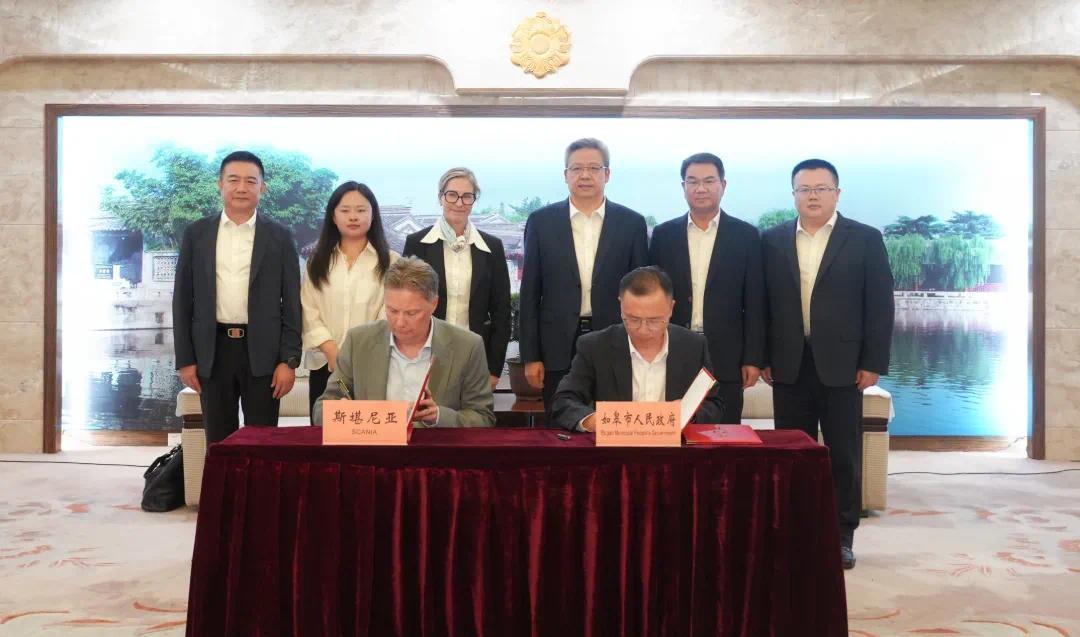 书记会见斯堪尼亚总裁一行_(17776941)-20260514202922.jpg