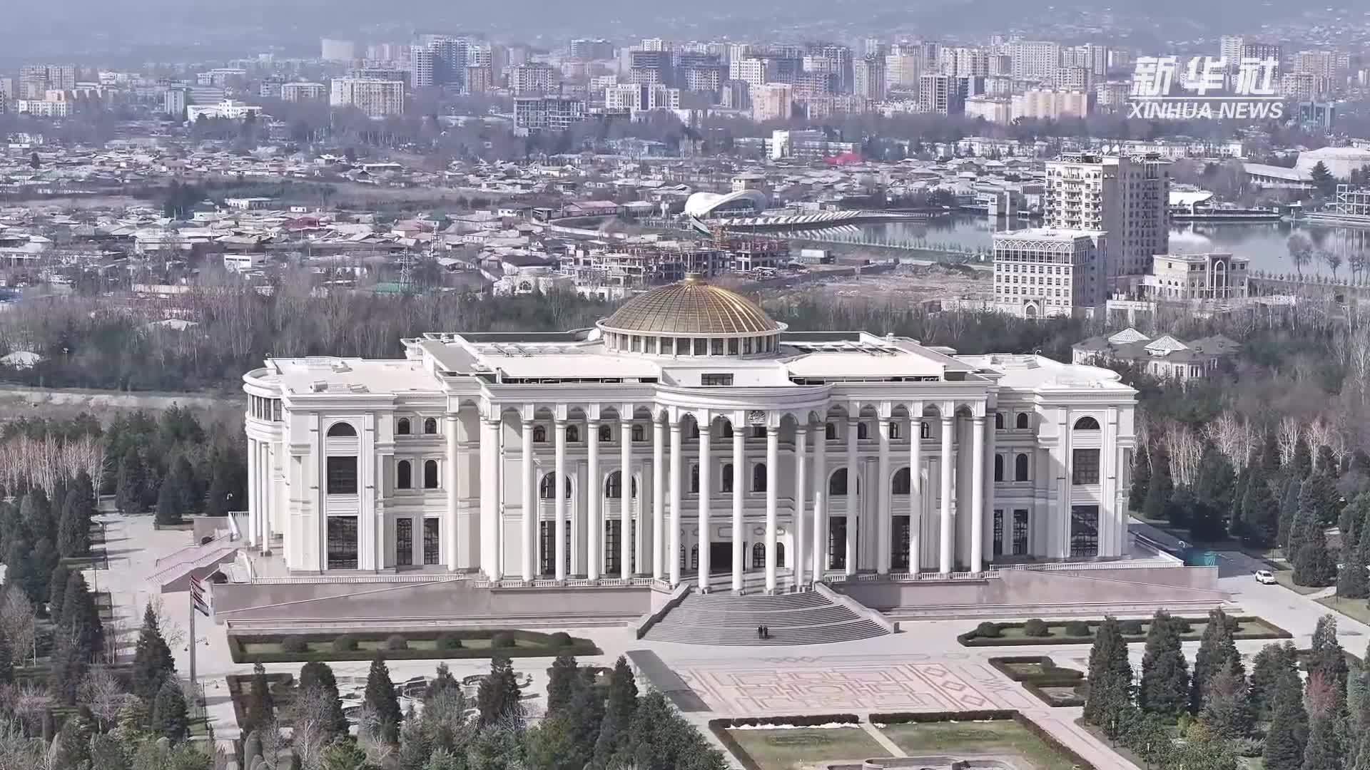 高端访谈｜塔吉克斯坦总统拉赫蒙：塔中关系不断迈上新台阶