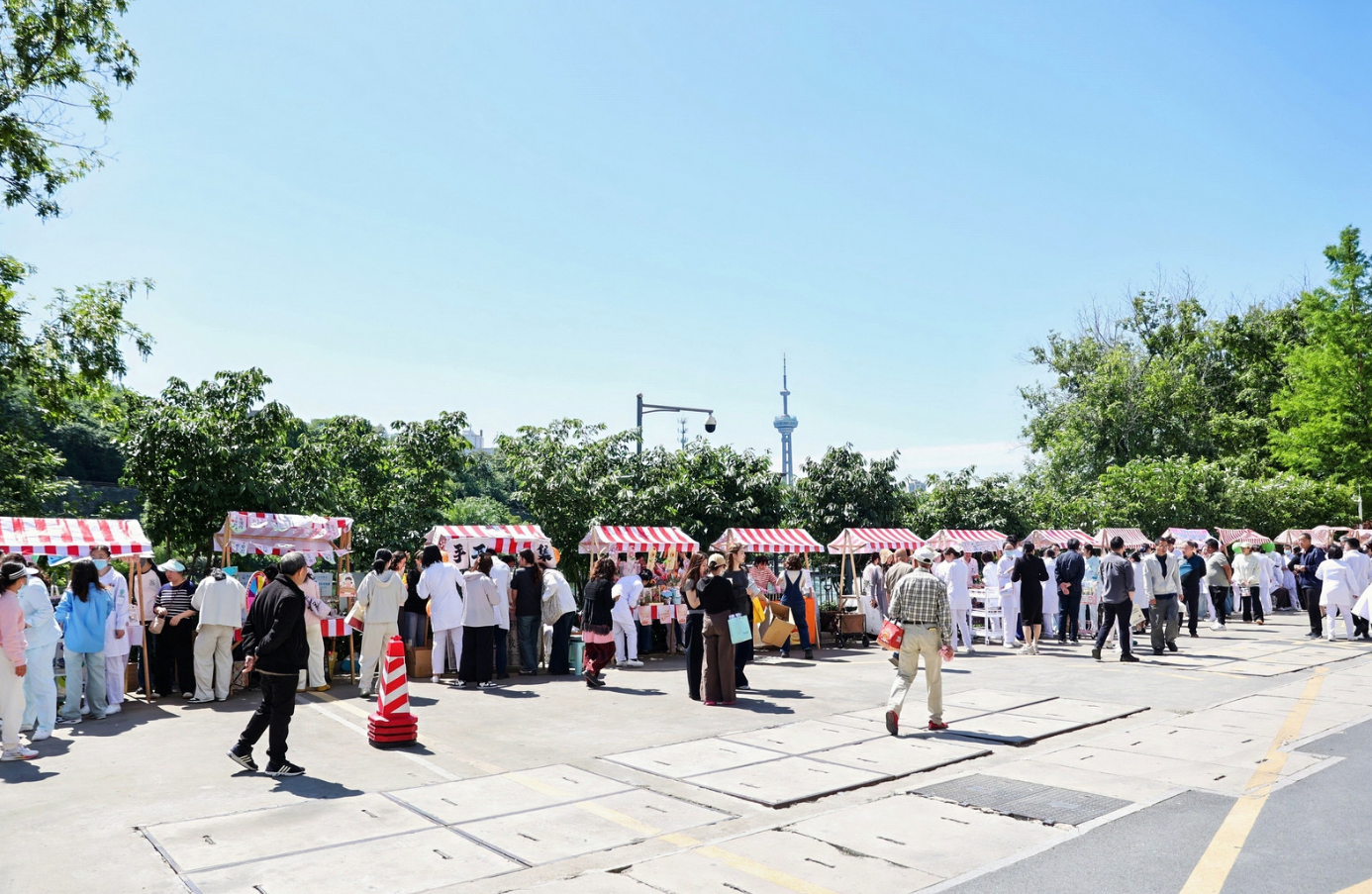 护士节前夕，南医大二附院“天使公益集市”惊艳亮相！