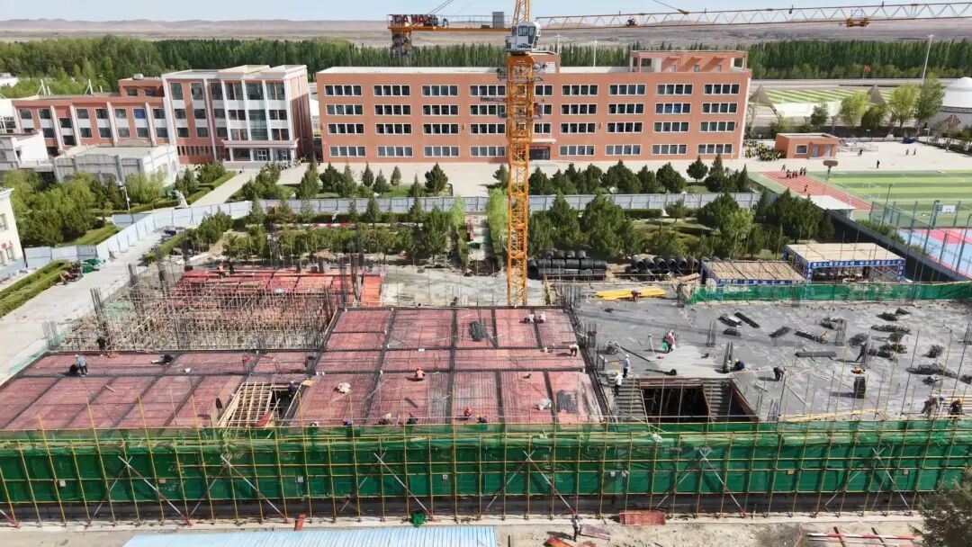 基础设施建设加速“项”前甘肃阿克塞为教育添砖加瓦(图3)