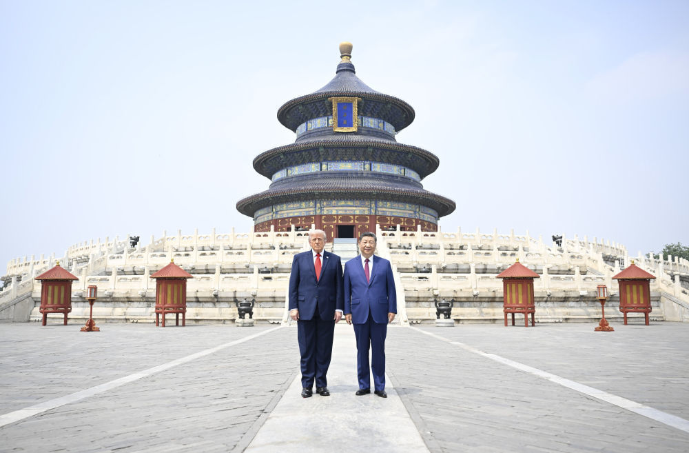 新华图讯｜习近平同美国总统特朗普参观天坛