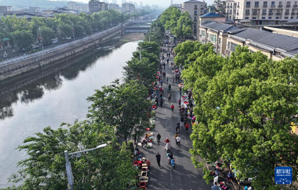 位于江西省九江市柴桑区的“潮汐菜场”（5月12日摄，无人机照片）。