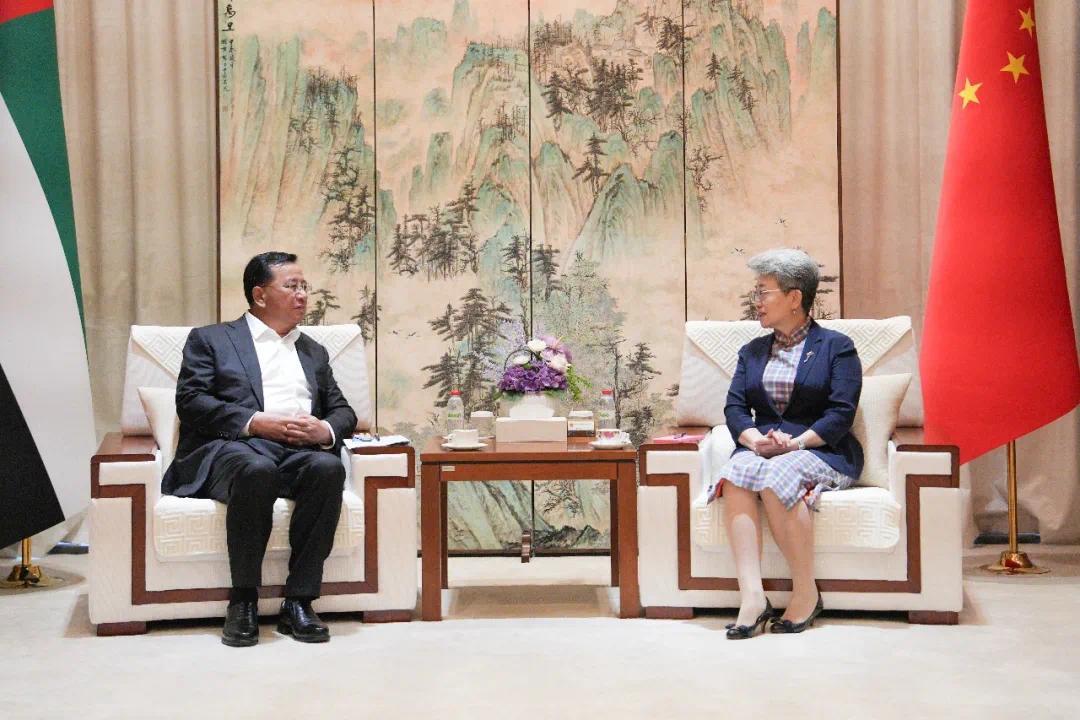 戴和根与中国驻迪拜总领事欧渤芊举行会谈凤凰网中东_凤凰网