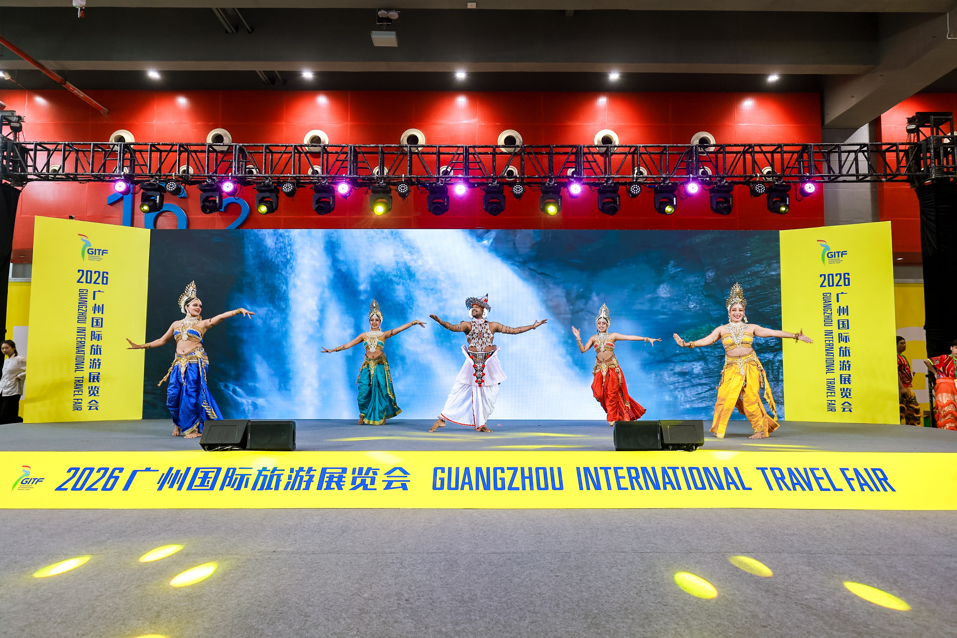 图；第34届广州国际旅游展览会现场表演
