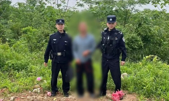 安徽多名村民称自家周边新坟遭人挖掘，陪葬品被盗！