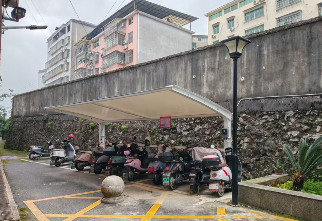 邮电小区新建电动车充电车棚