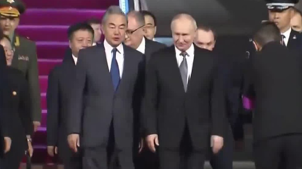 俄罗斯总统普京抵达北京