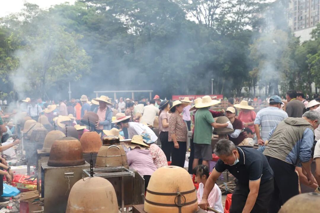 大岭山烧鹅：东莞美食符号的溯源与突围