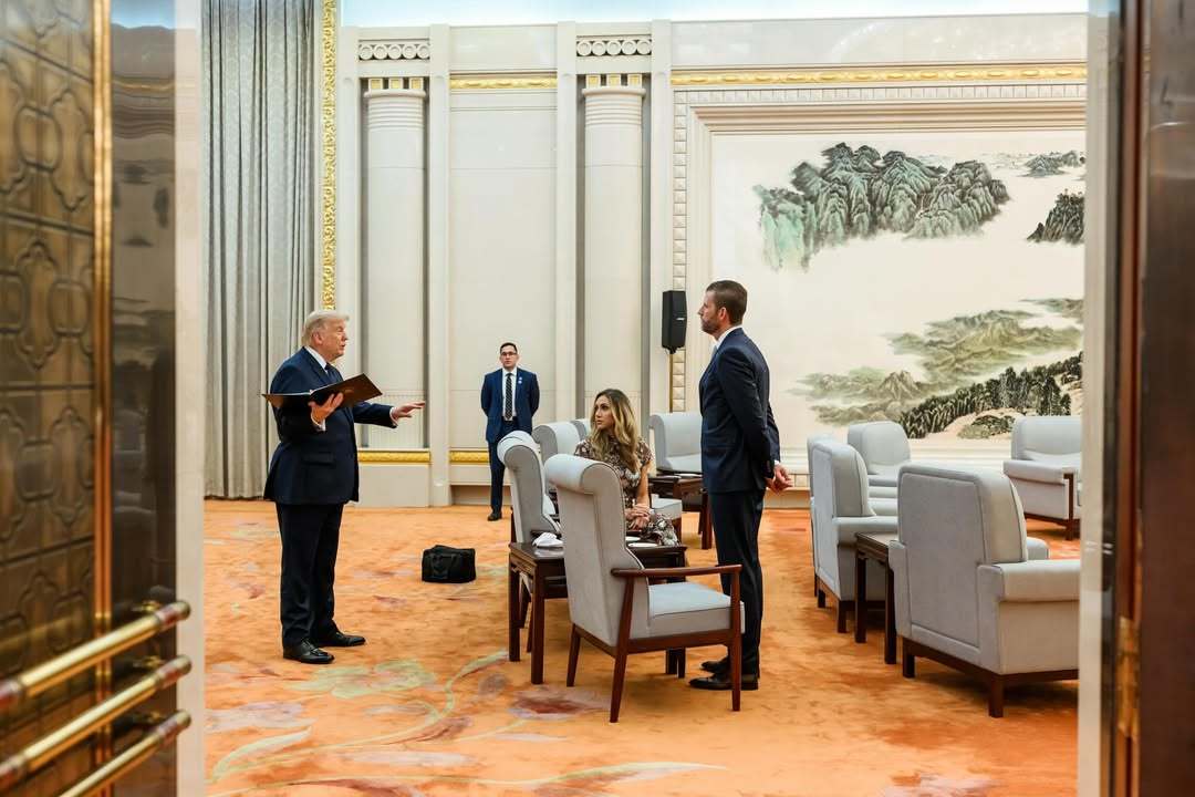 特朗普在中国认真练习演讲画面曝光