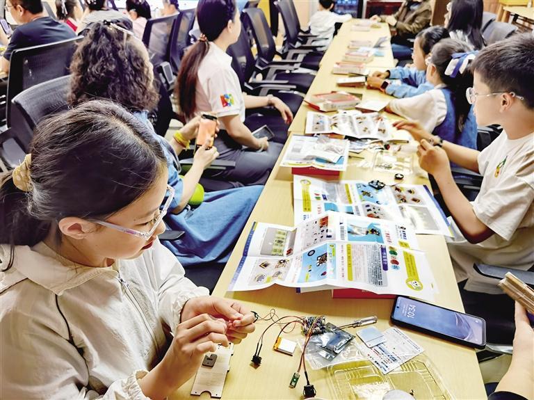 在兰州化物所，学习AI机器人制作。