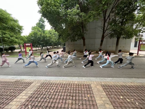 多彩延时服务赋能快乐成长——来安县新安镇中心学校党总支扎实开展课后延时特色服务活动(图1)