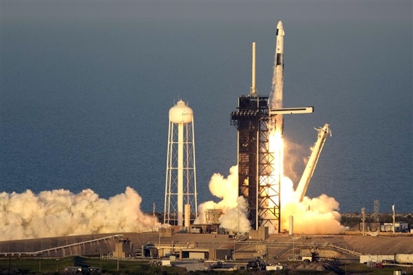 SpaceX拟推万亿美元薪酬方案!考核标准与火星殖民百万人口挂钩