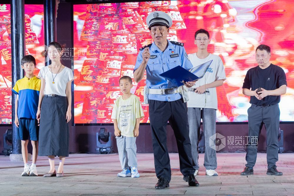 江西金溪：文化惠民活动进社区（图）