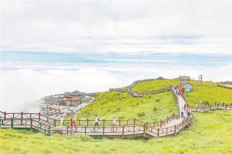 吉安武功山：云端之上 青甸漫山（图）