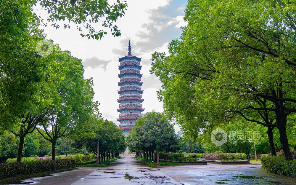 江西金溪：雨后公园意韵浓（图）