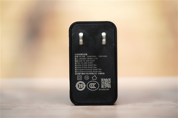 联想moto首款大折叠手机!moto razr fold图赏