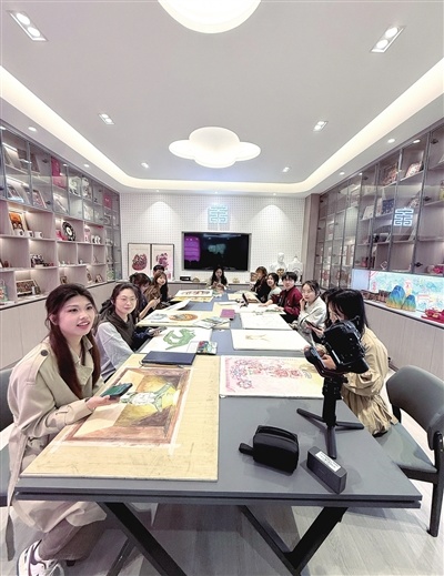 萍乡:当青春笔触遇见千年文物