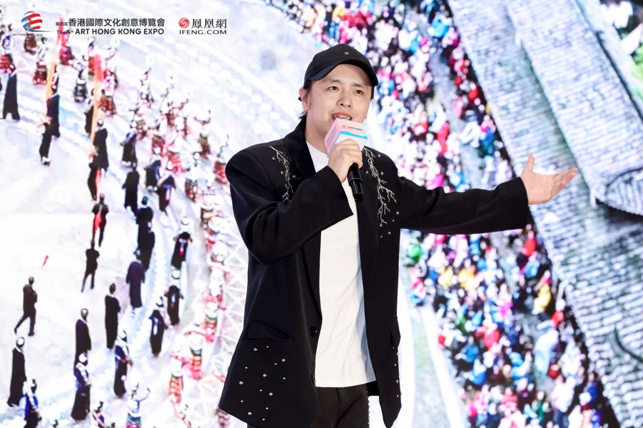 图注:现场歌曲演唱《仁怀的朋友》。