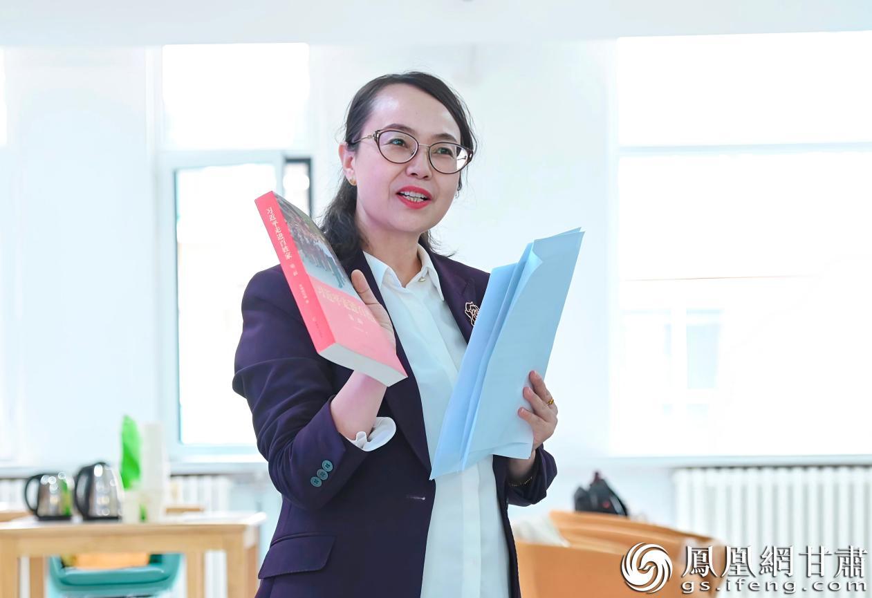 甘肃省三八红旗手马桂芬分享研读《习近平走进百姓家》(第二辑)的感悟与思考