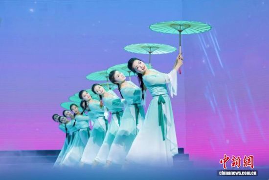图为第五届南昌艺术季文艺晚会演出现场。 主办方供图
