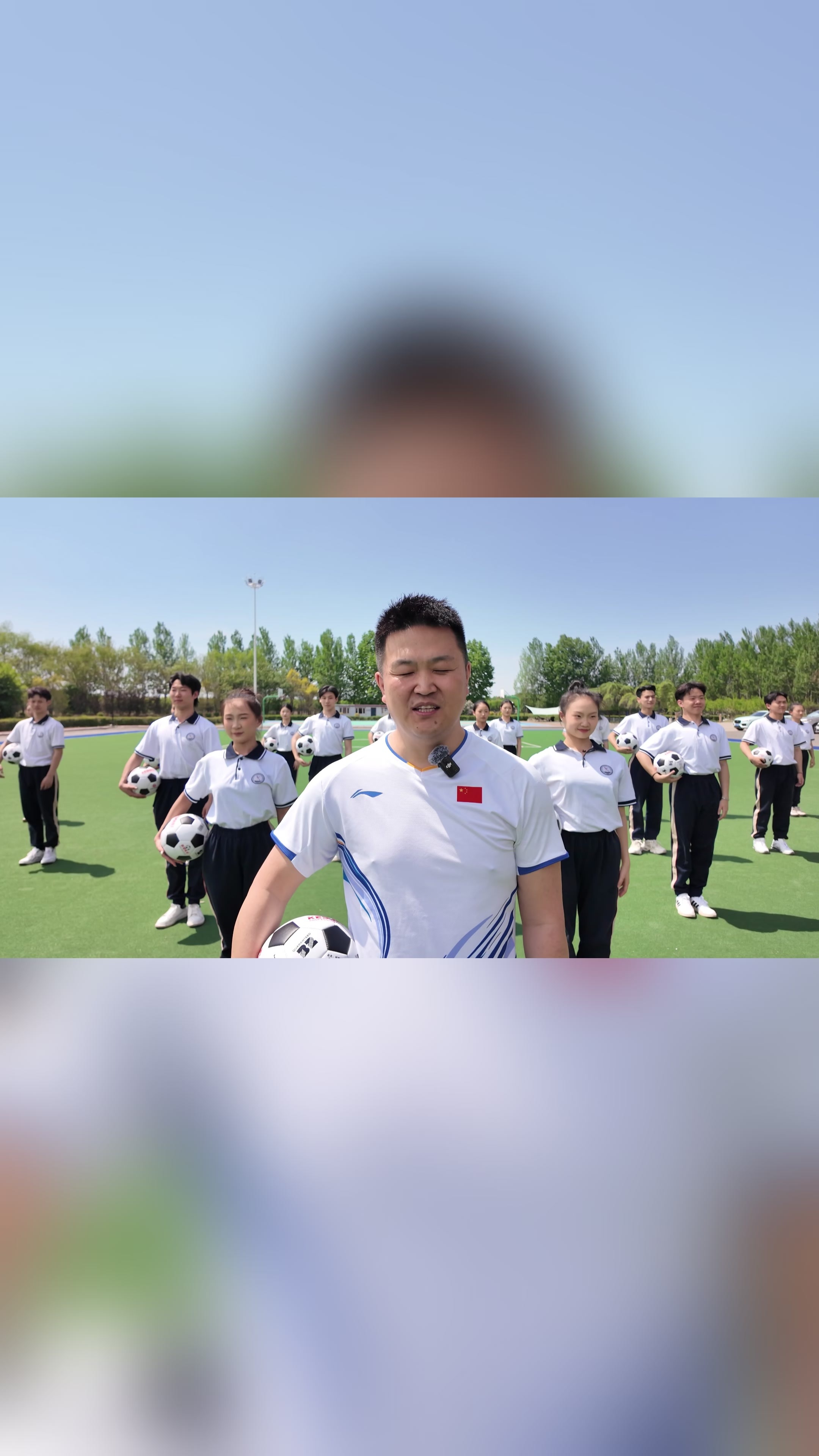 近日哈尔滨新区一舞蹈学校"校服裁判舞”火爆全网 "东北超"明日开赛他们来为哈尔滨队加油!