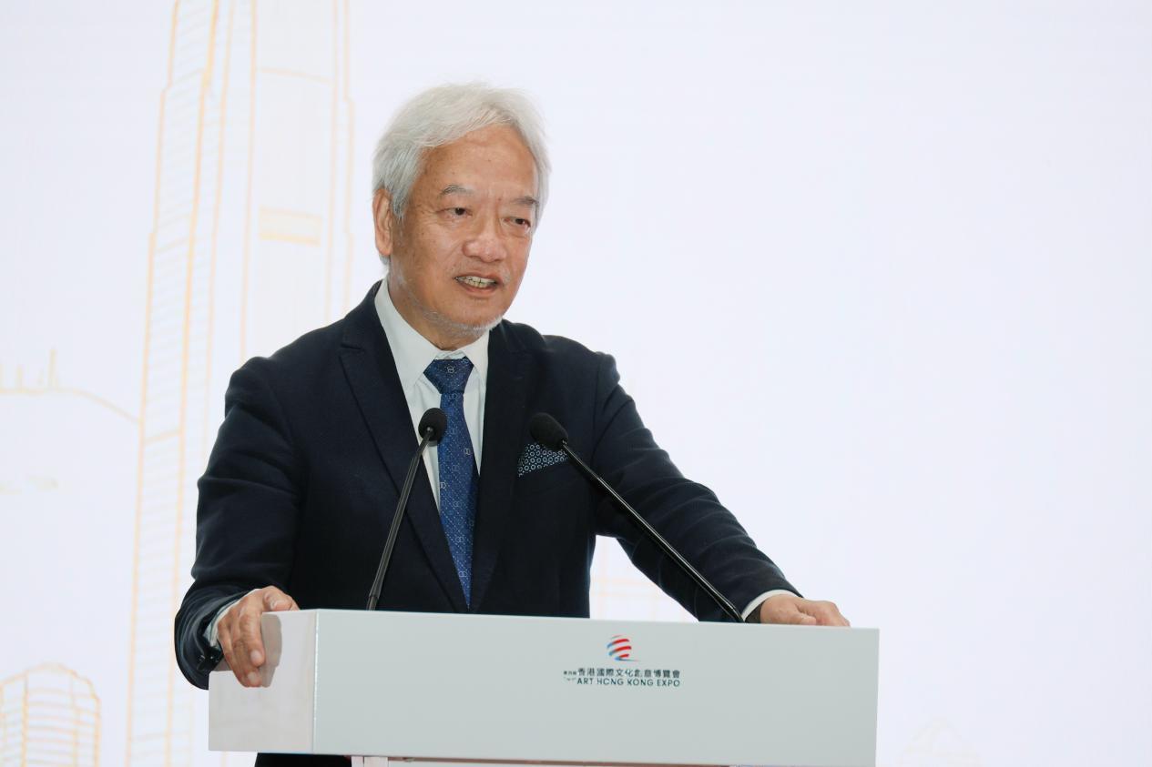 香港中华厂商联合会副会长黄家和发表演讲