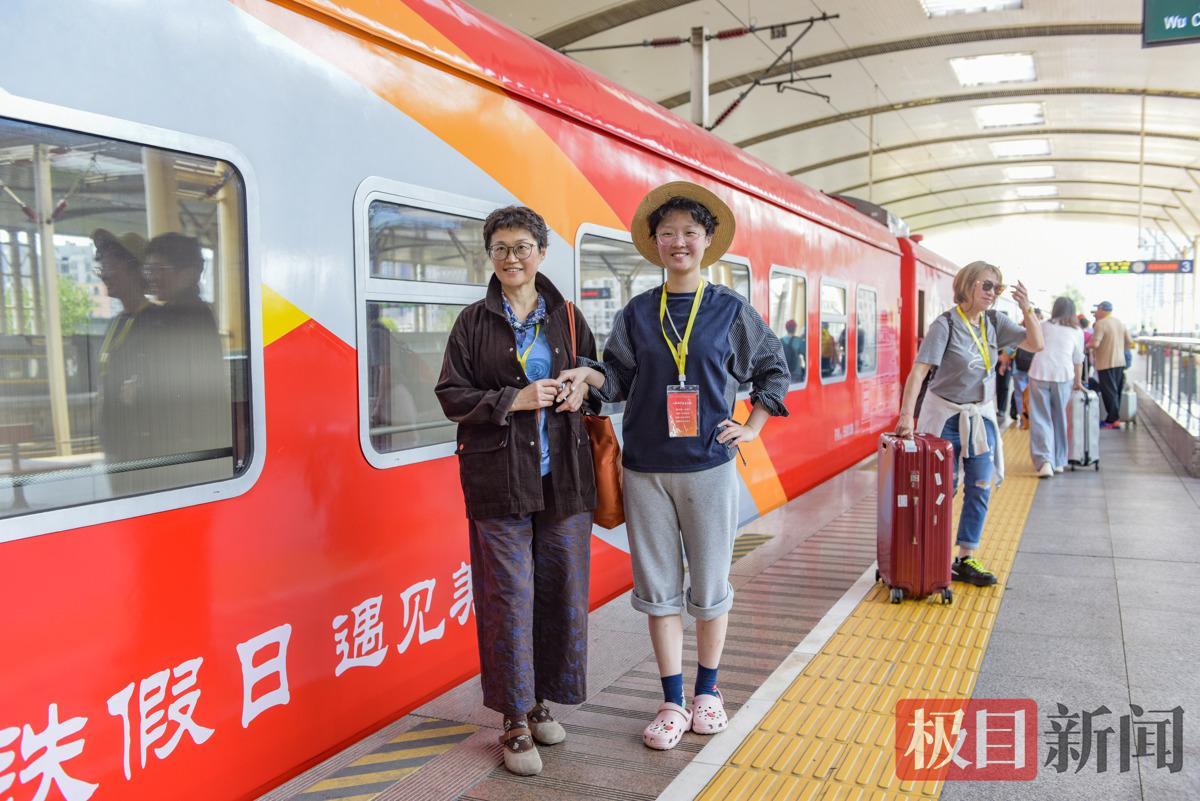 踏上新旅程,旅客开心