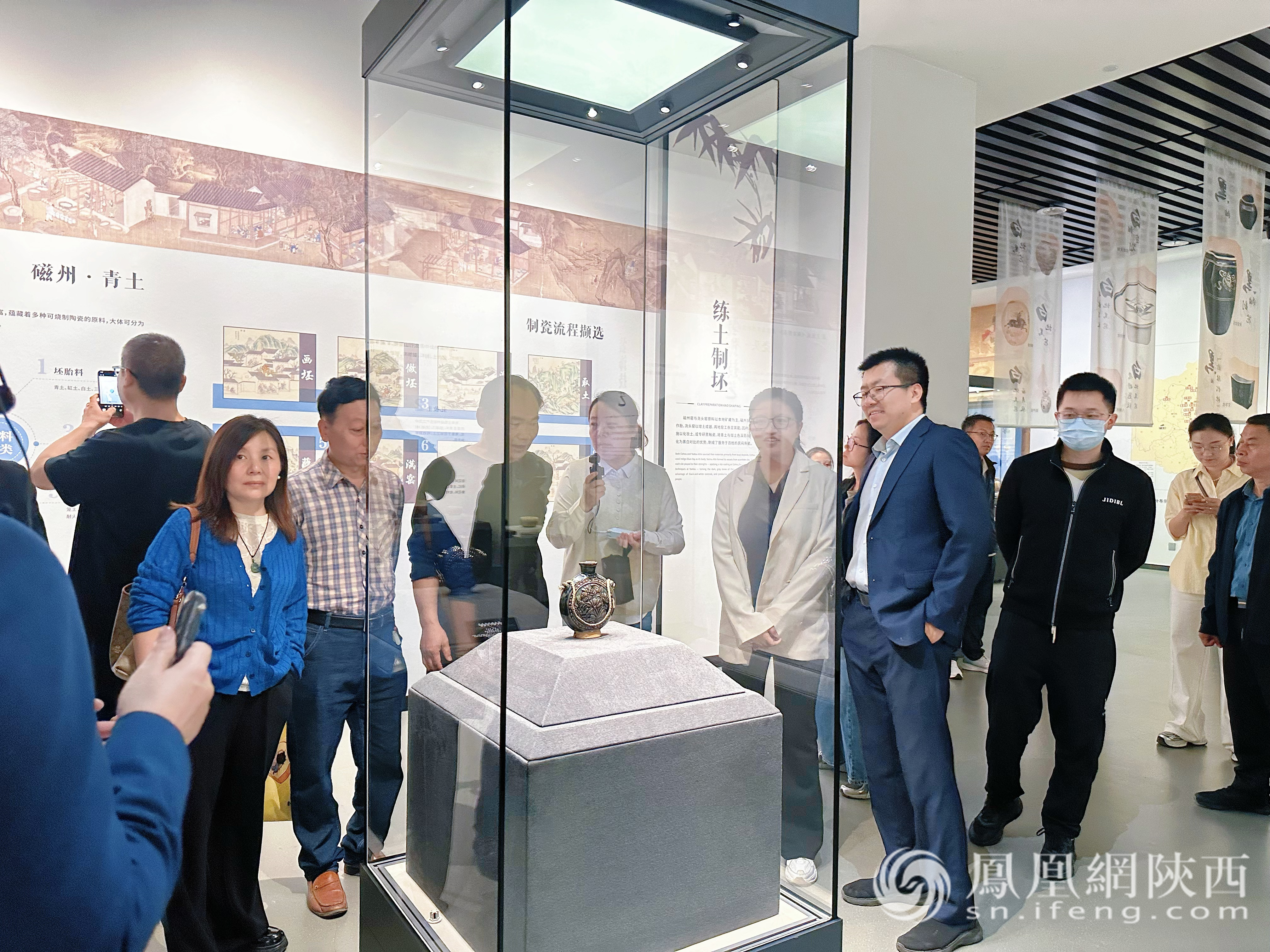 “民风古韵 化境黑白——磁州窑与尧头窑千年对话”特展在渭南市博物馆开展