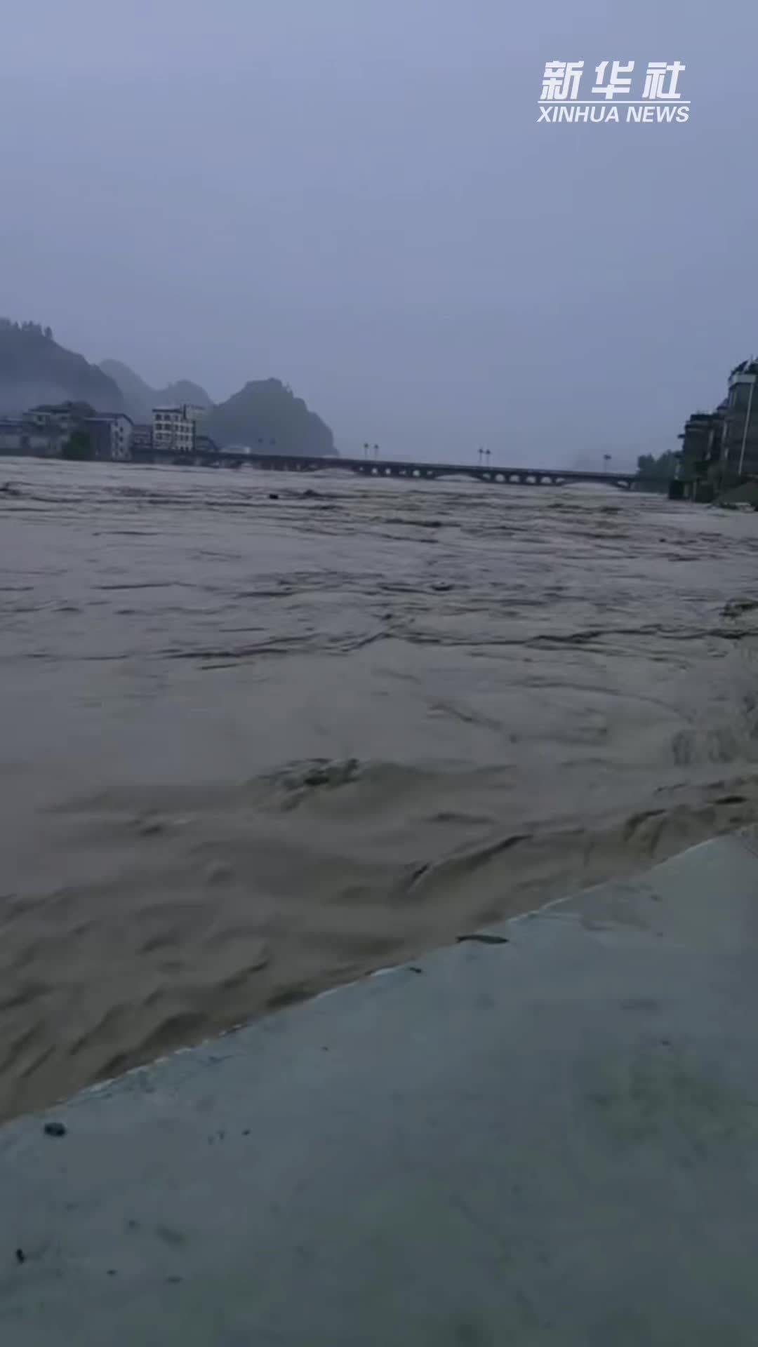 湖南石门遭遇强降雨 1.6万余人安全转移