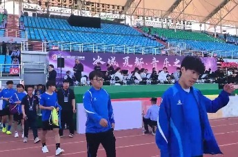 东北超︱剑指揭幕战！大连队抵哈首训，攻防两端状态佳