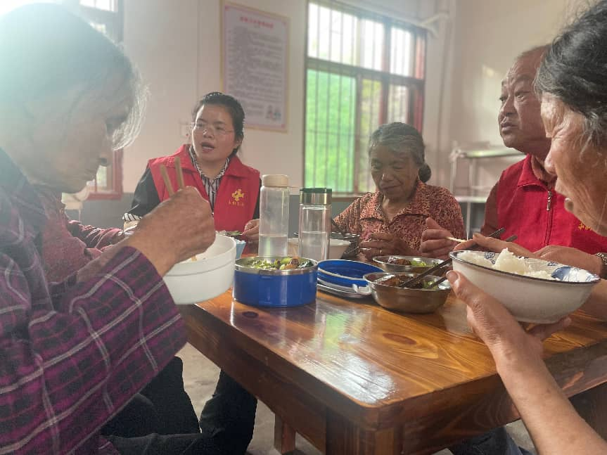 江西永新:文明实践暖桑榆 长辈食堂烹出幸福味