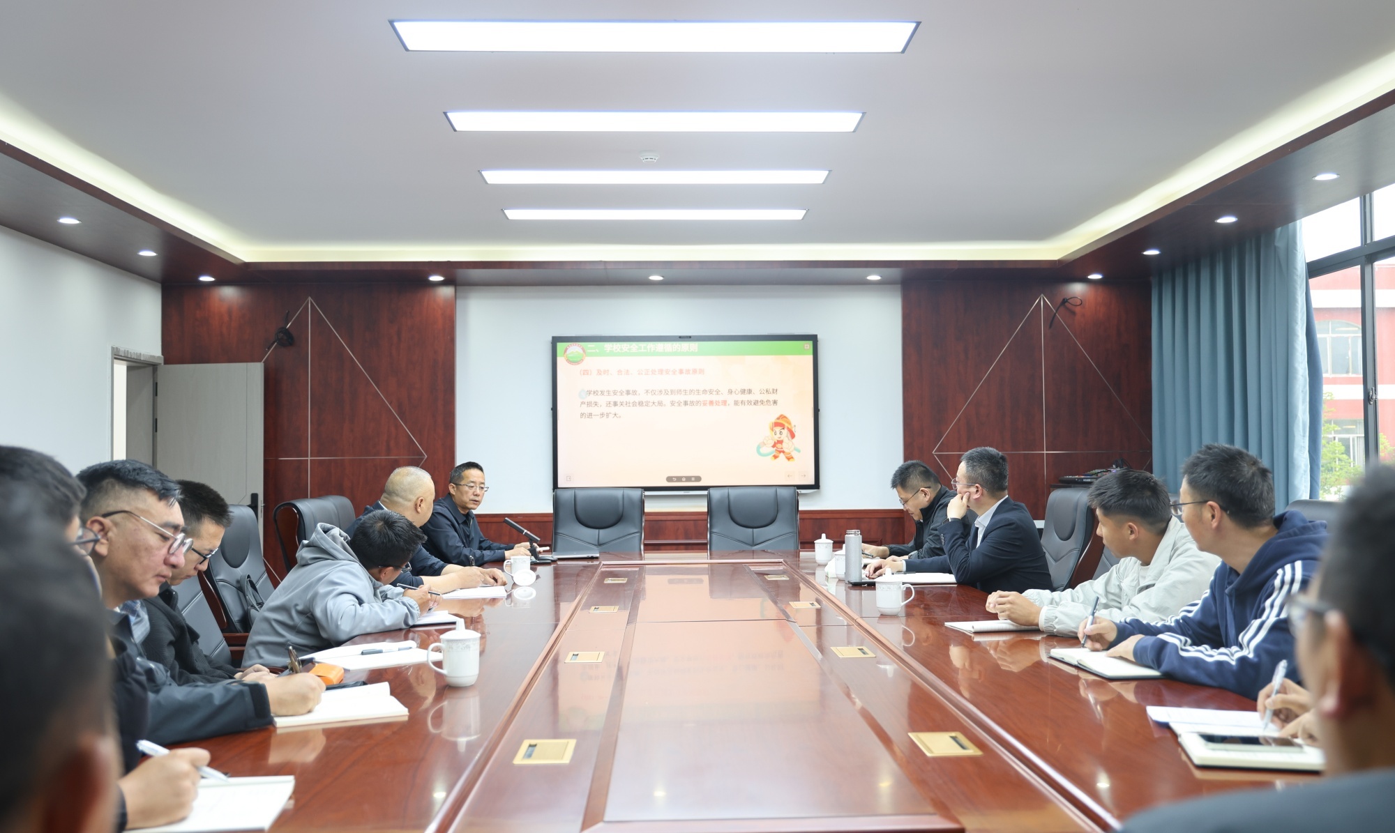 东西协作聚合力 研赛融合促提升——布拖中学高中部解题说题大赛助推县域高中高质量发展