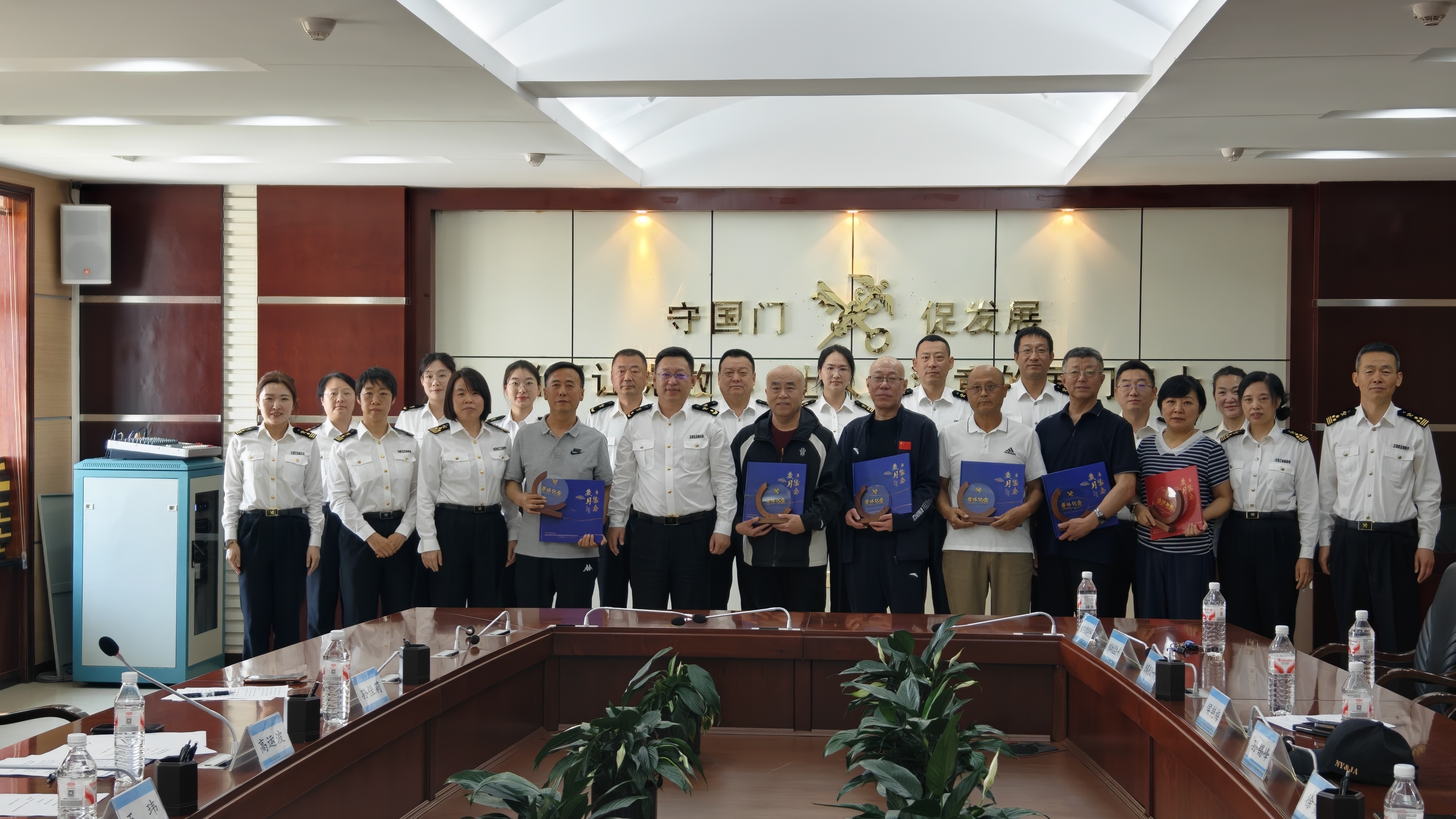 党建铸魂守国门 薪火相传续华章｜绥芬河海关以荣休仪式传承初心使命 赓续国门奋斗精神