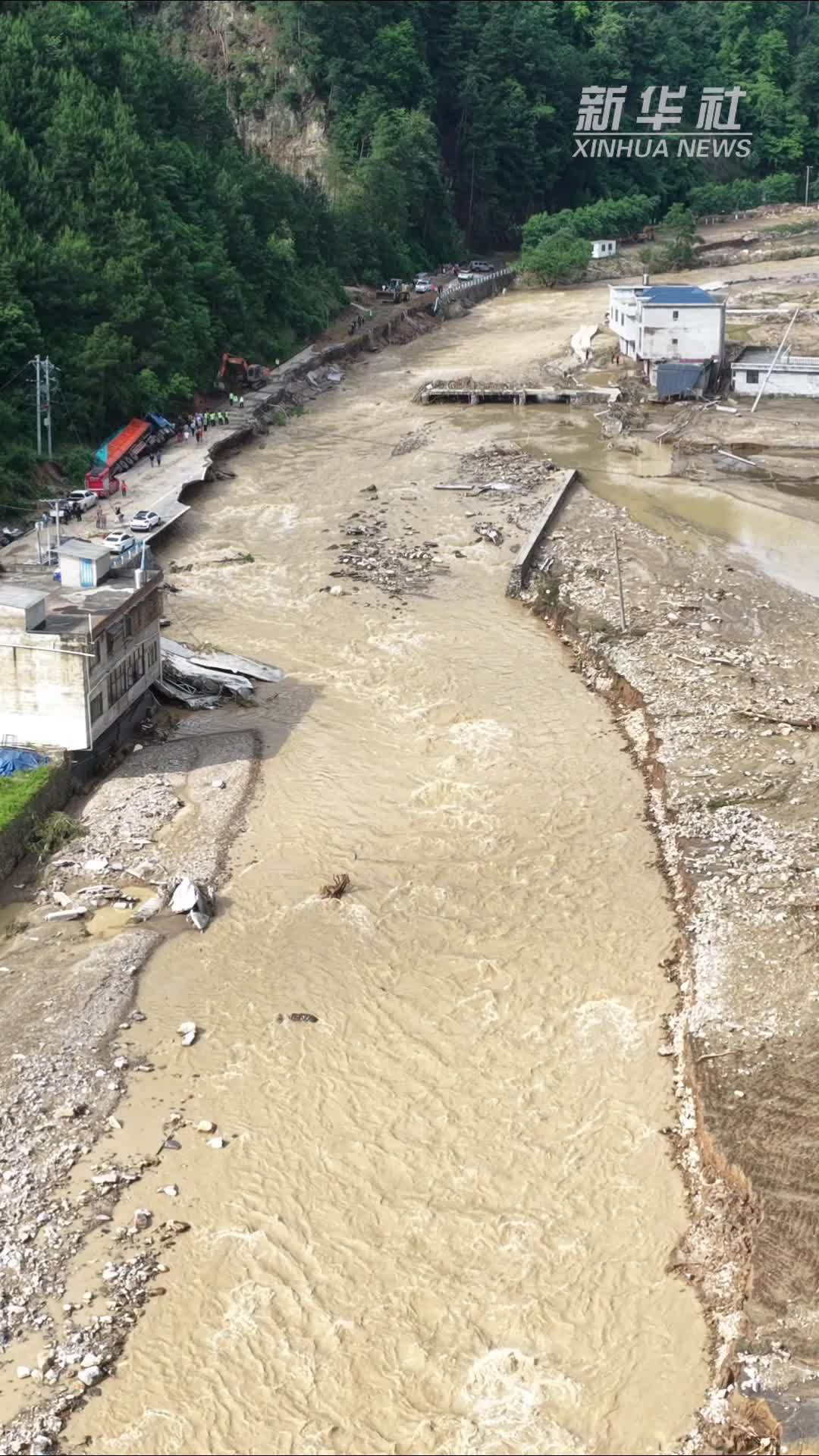 直击贵州省贵定县暴雨洪灾一线