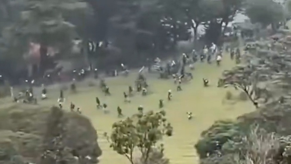 哥伦比亚两大原住民部落血战！为土地大打出手，部落领袖当场丧命