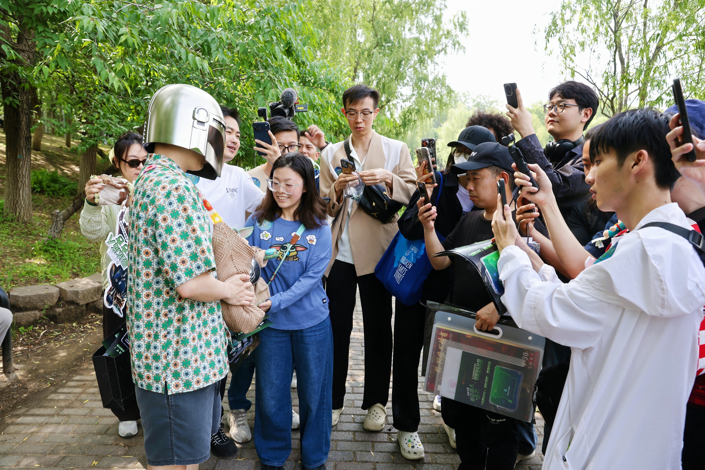 户外巡礼 观影派对 银幕碰头计划系列活动掀起线下相聚热潮