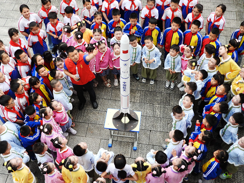 △2026年5月24日至31日是第二十六个全国科技活动周。科技活动周期间，各地中小学开展形式多样的科普活动。