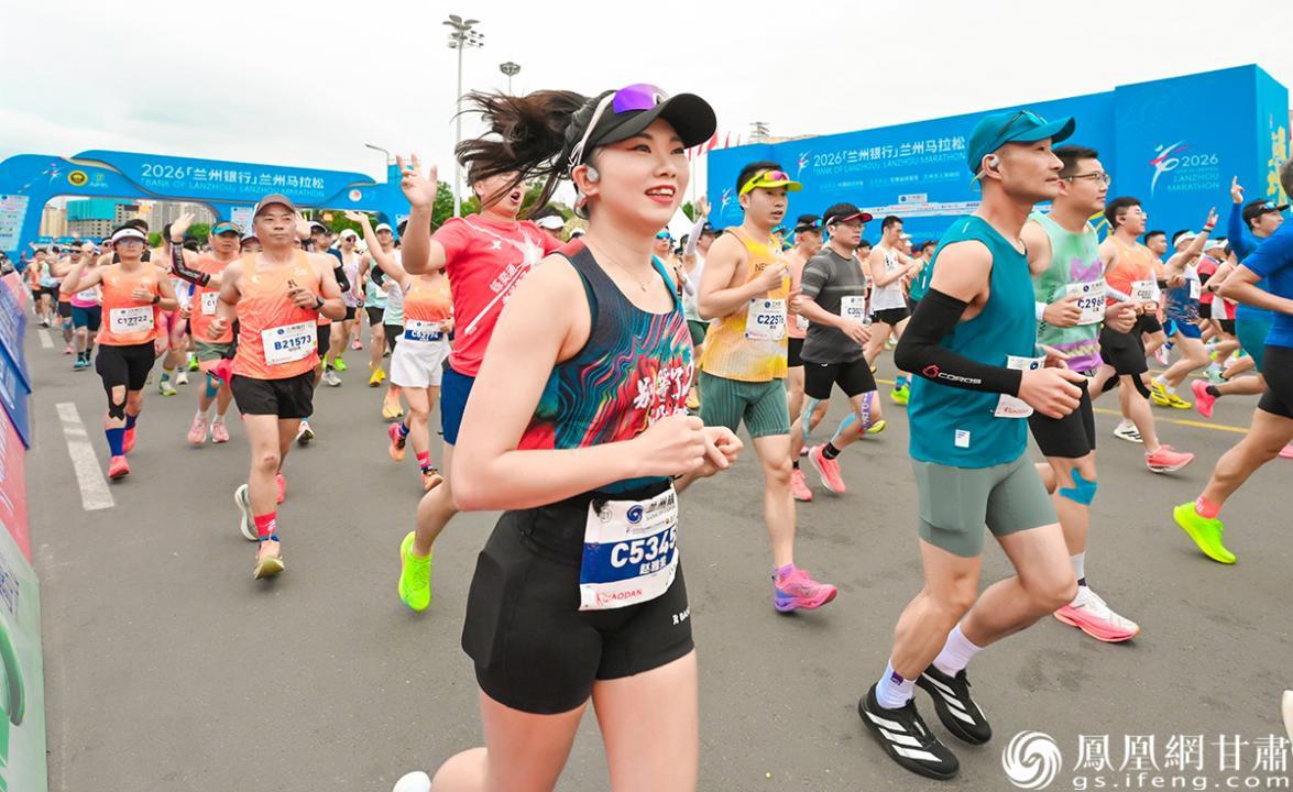 跑者竞速兰马，尽情享受速度与激情。