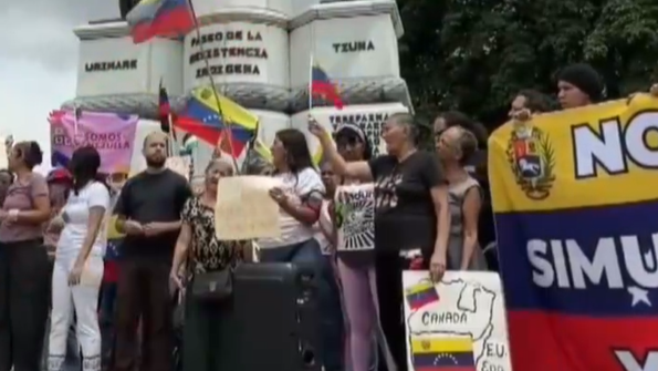 美国在委内瑞拉举行军事演练，委人民聚集抗议高呼“美国佬，滚回去！”