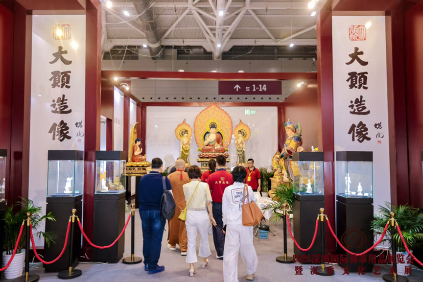 图: 深圳佛事展现场展位