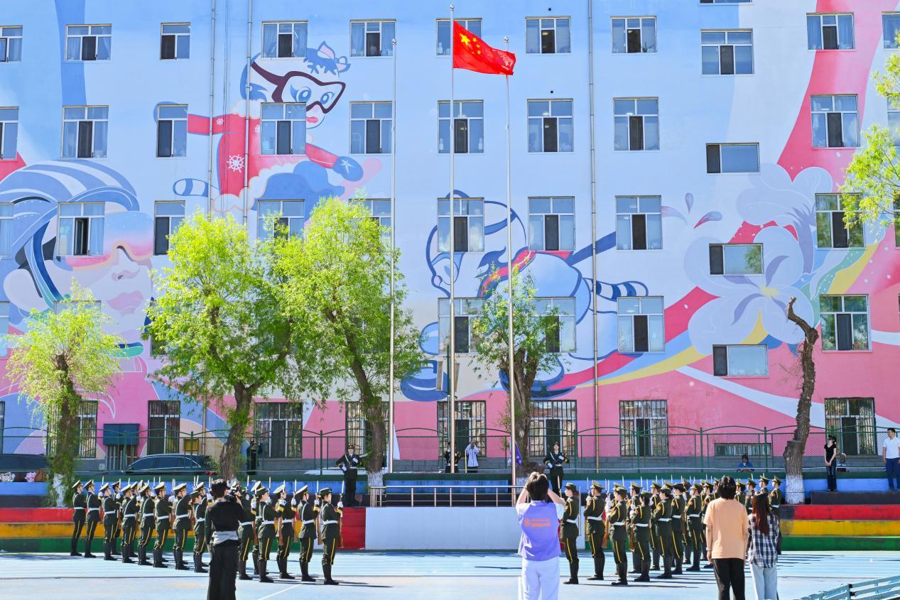 冠军方阵闪耀登场!哈尔滨体育学院建校七十周年系列活动暨第四十九届田径运动会隆重举行(图3)