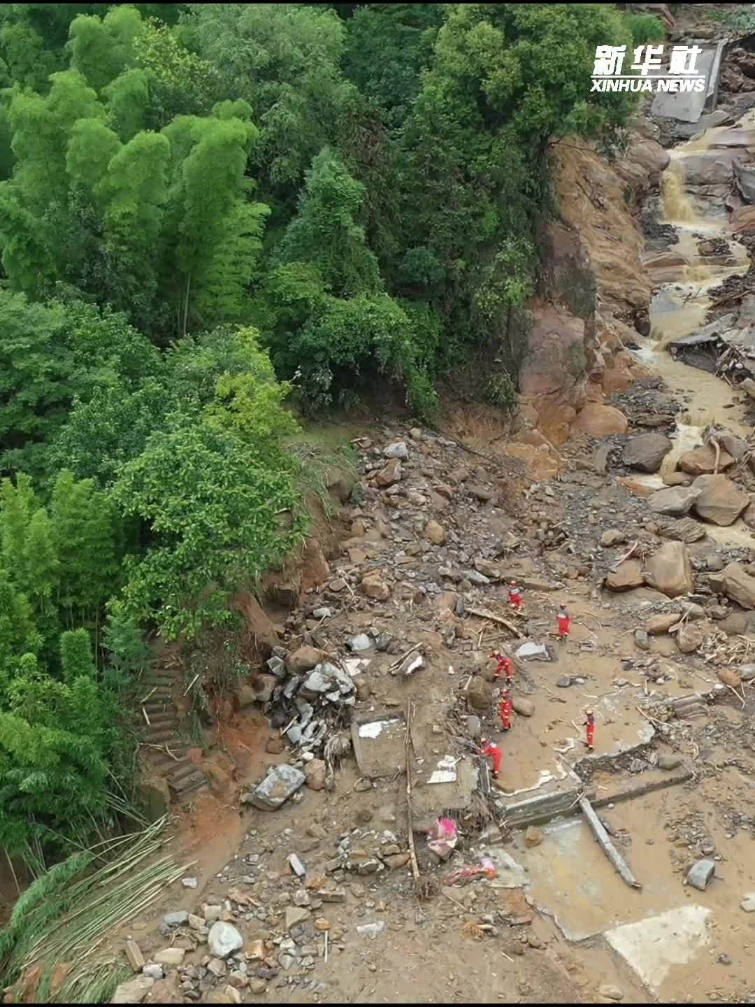 航拍直击重庆永川暴雨救援现场