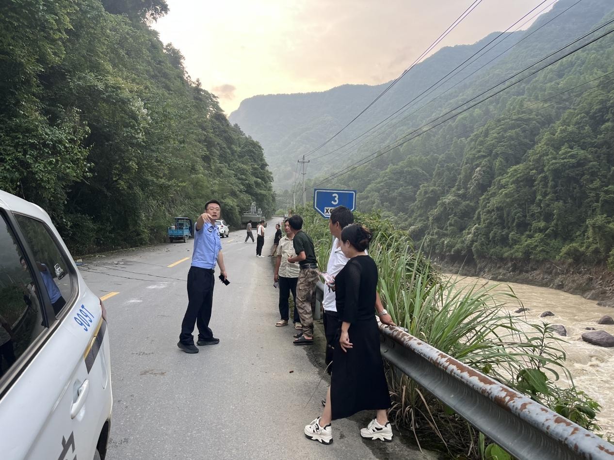 风雨中的“警”色 直击常德公安防汛救灾一线群像