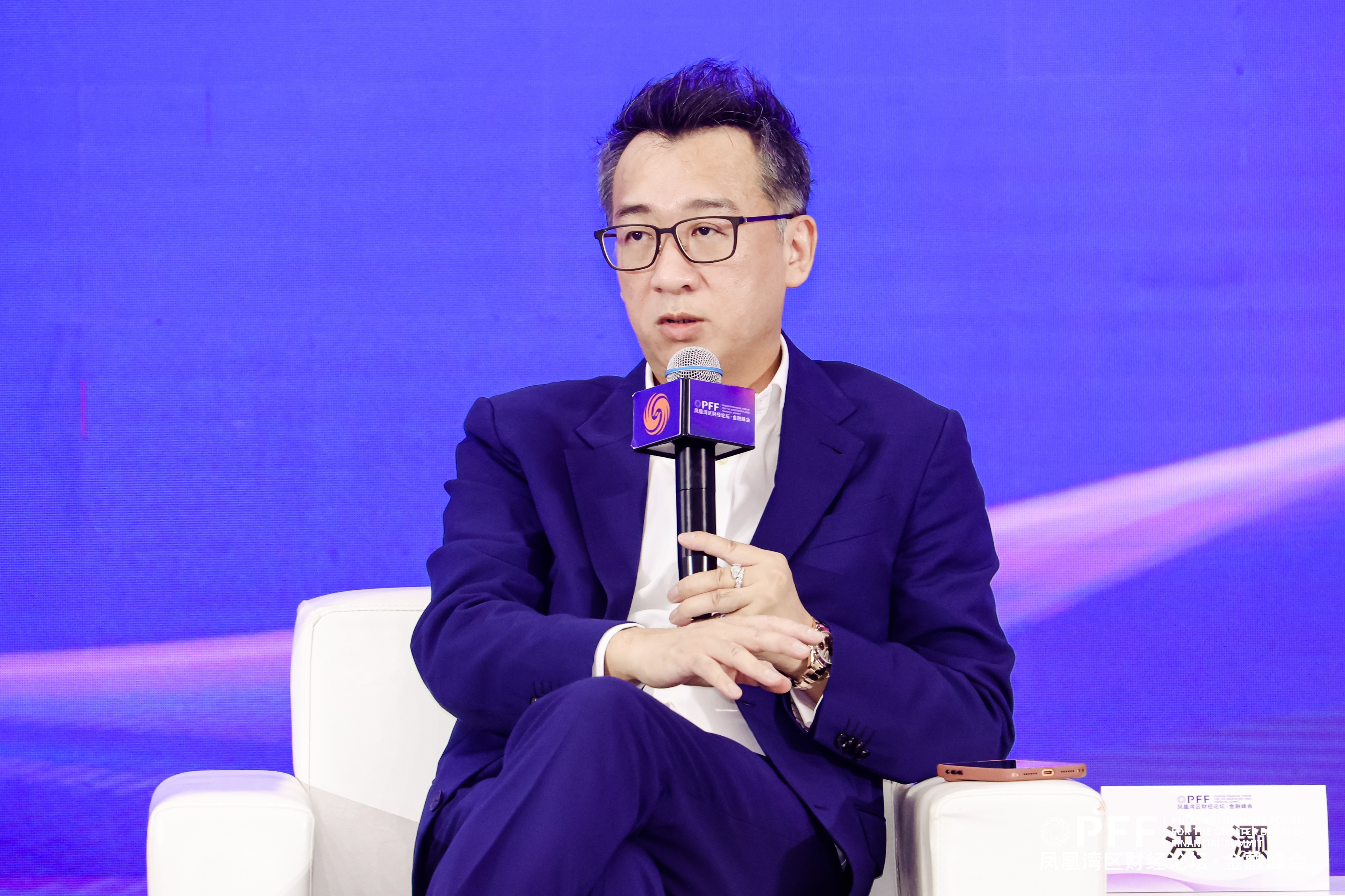 洪灏：当前AI泡沫与2000年互联网泡沫相似，泡沫并不可怕