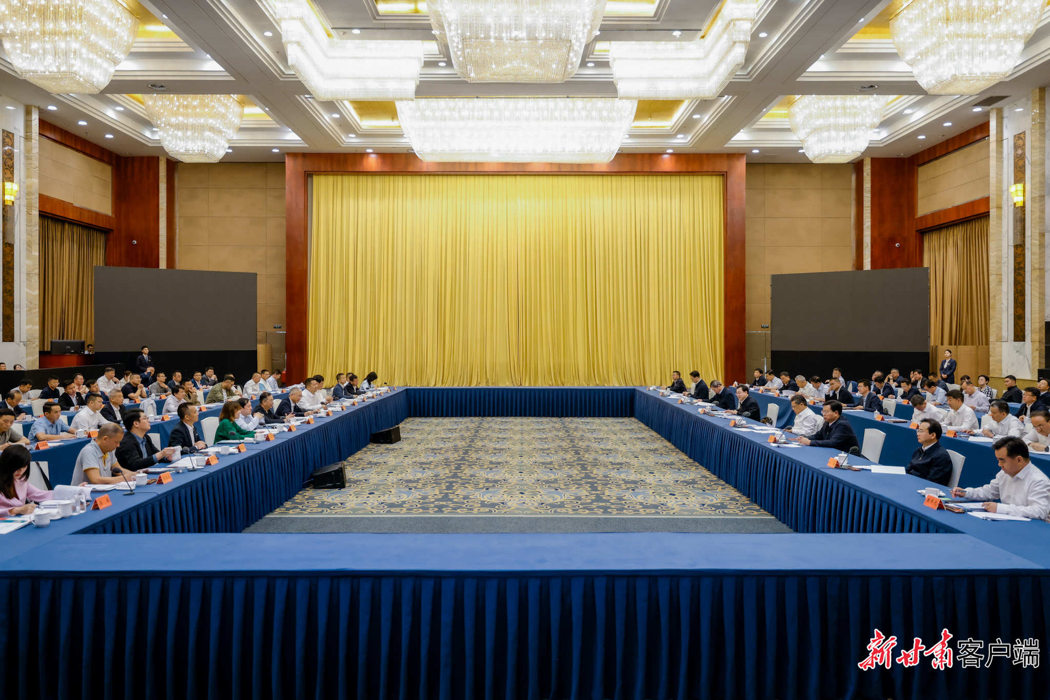 5月23日，企业考察合作恳谈会在兰州举行。省委书记、省人大常委会主任胡昌升出席并讲话。新甘肃&middot;甘肃日报记者　孟捷