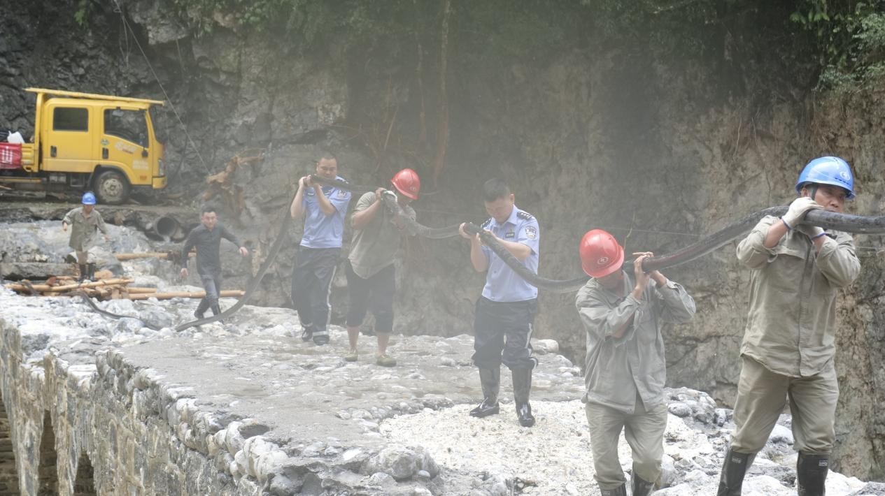 风雨中的“警”色 直击常德公安防汛救灾一线群像