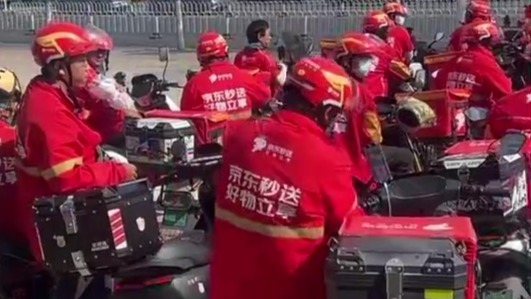 刘强东：被机器取代的兄弟，我一个都不会开